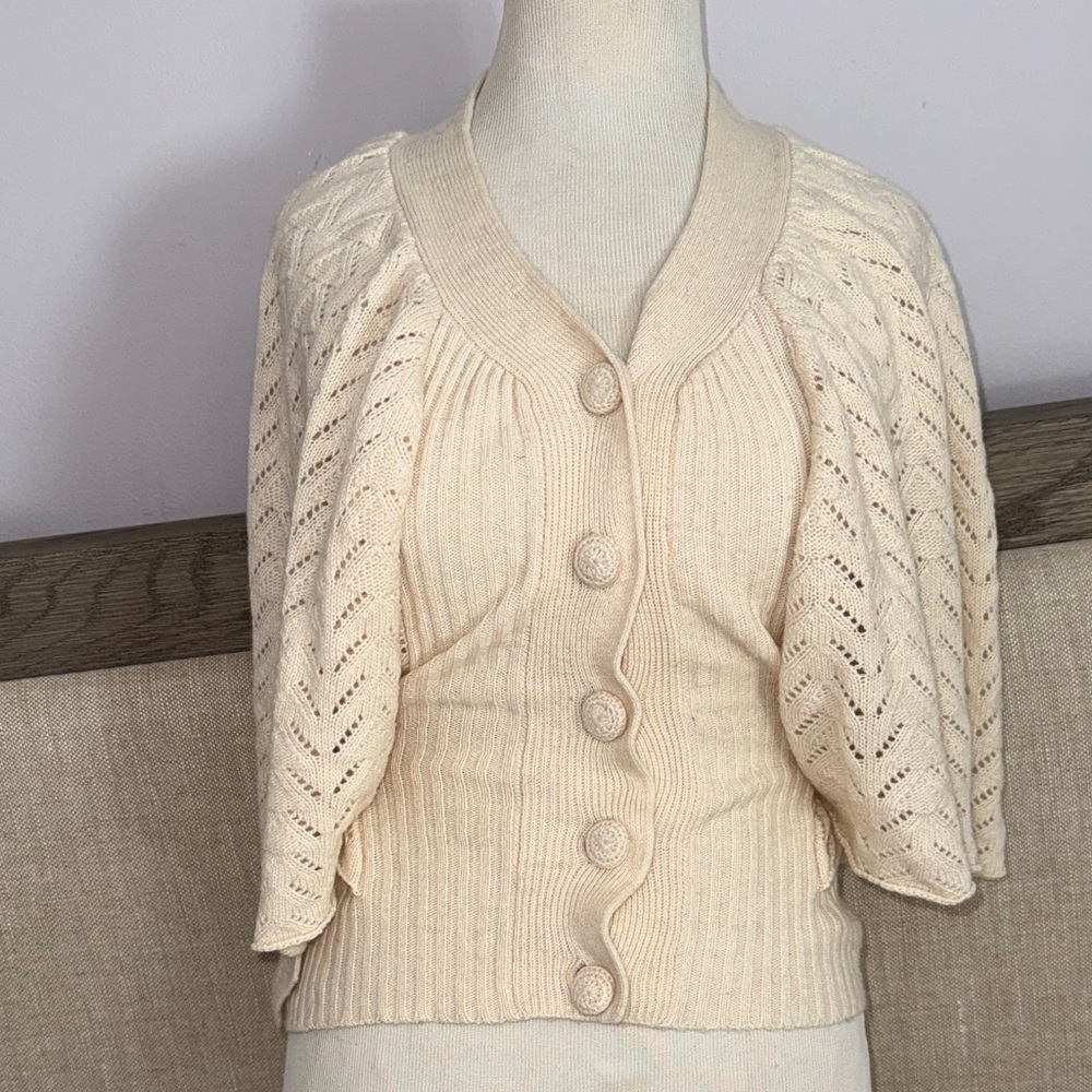BEAUTIFUL SWEATER !! unique ❤️😍Cream Button-Up Women Sweater